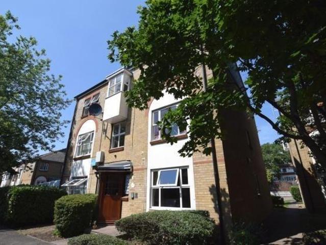Flat for rent in Cat Hill
