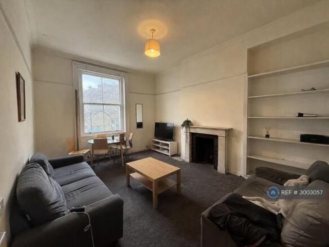 Flat for rent in Cat Hill, England