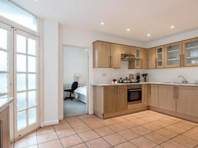 Flat for rent in Cat Hill