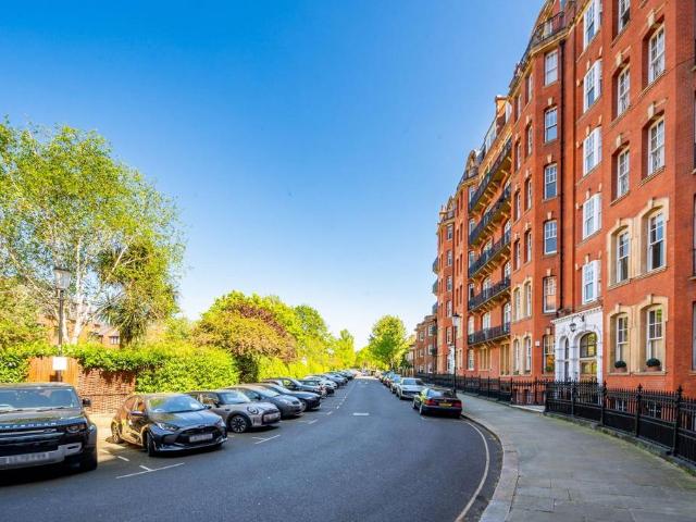 Flat for sale in Kensington, Isle Of Man