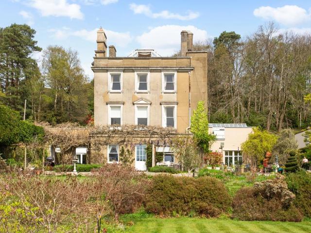 Flat for sale in Pachesham Park, Surrey