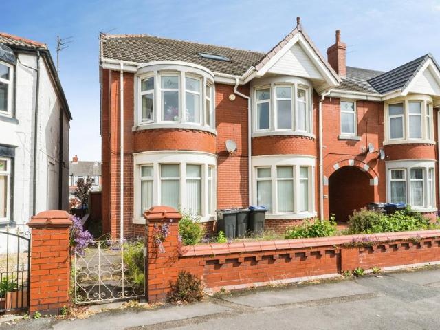 Flat for sale in Blackpool, Isle Of Man