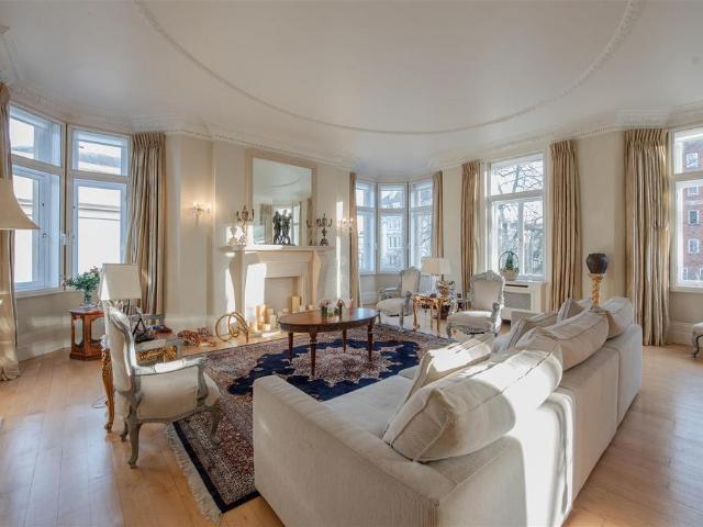 Flat for sale in Marylebone, Greater London