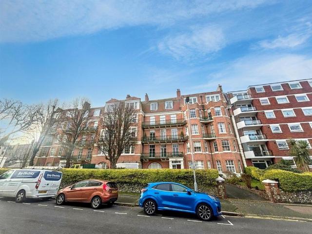 Flat for sale in Eastbourne, East Sussex
