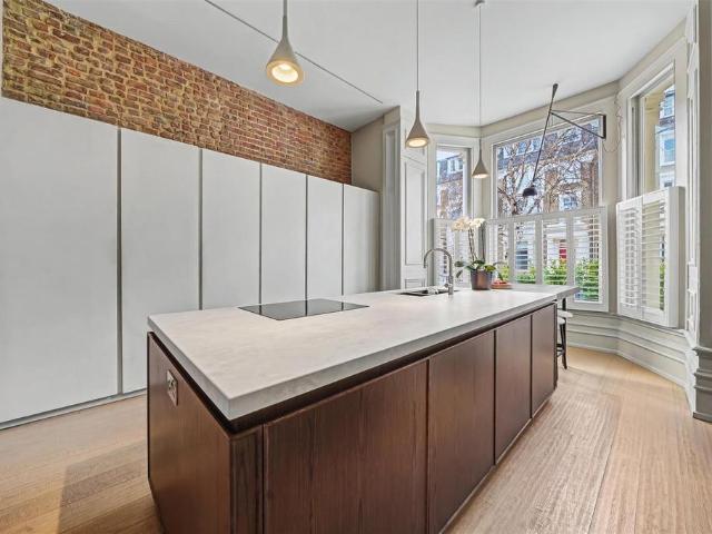 Flat for sale in Maida Vale, Greater London