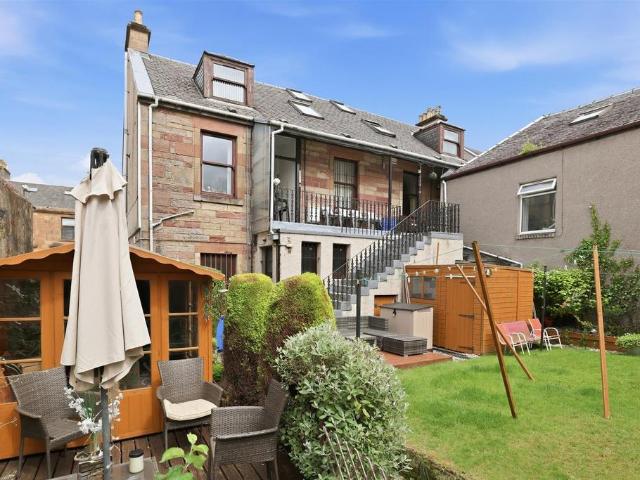 Flat for sale in Greenock, Scotland