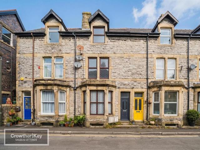 Flat for sale in Charlesworth, East Midlands