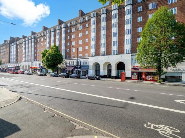Flat for sale in Brook Green, Greater London