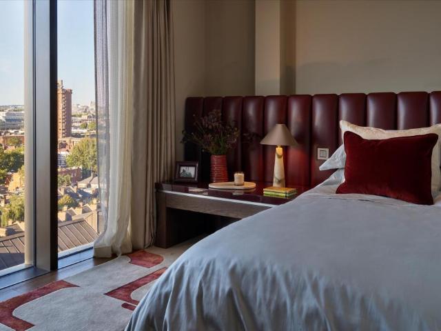 Flat for sale in Chelsea Waterfront, Greater London