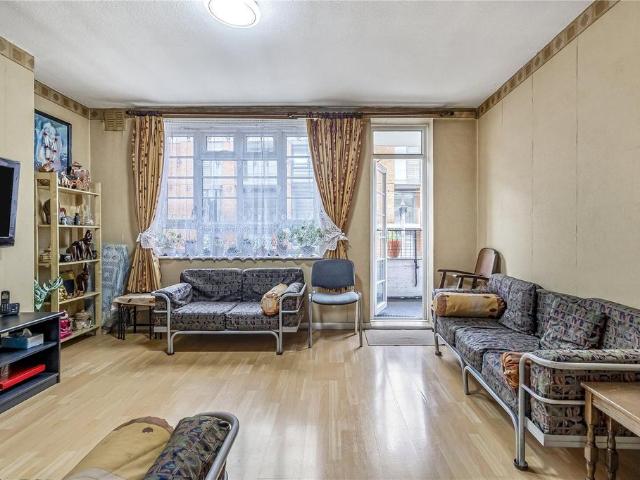 Flat for sale in Fulham, Isle Of Man