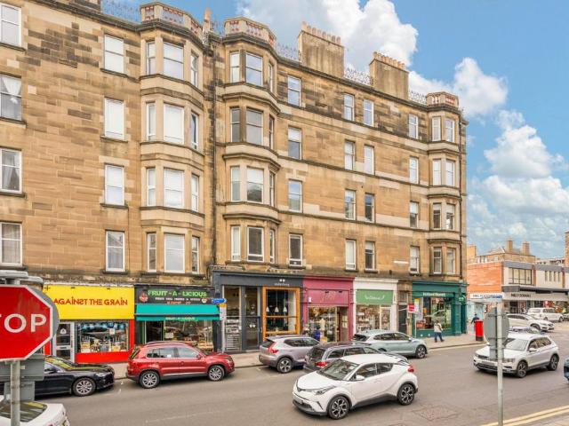 Flat for sale in Morningside, Scotland