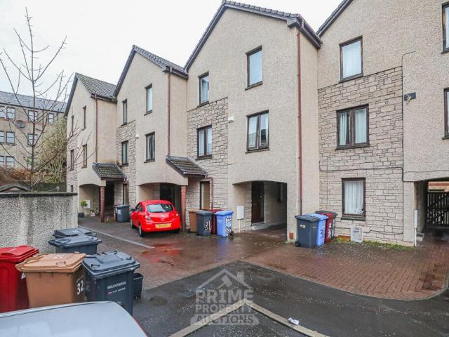 Flat for sale in West End, Scotland