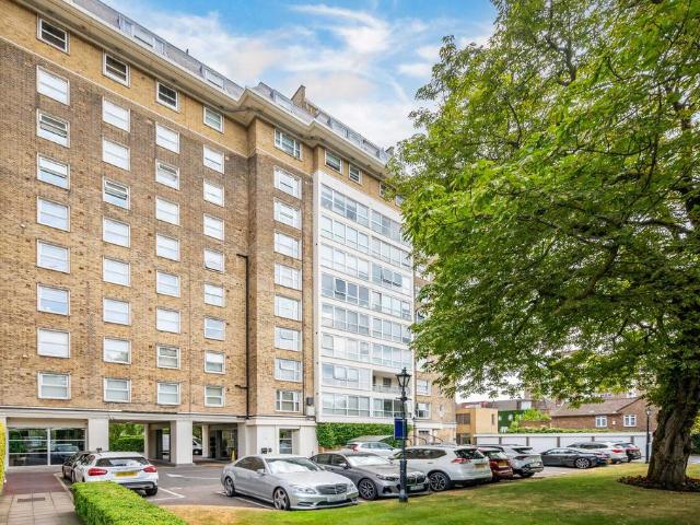 Flat for sale in Belsize Park, Greater London