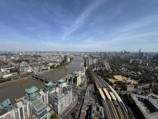 Flat for sale in Vauxhall, Greater London