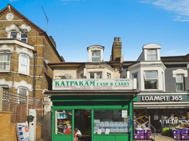 Flat for sale in London Borough of Lewisham, Deptford