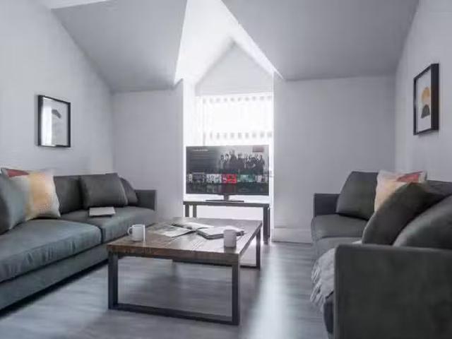 House for rent in Calderstones