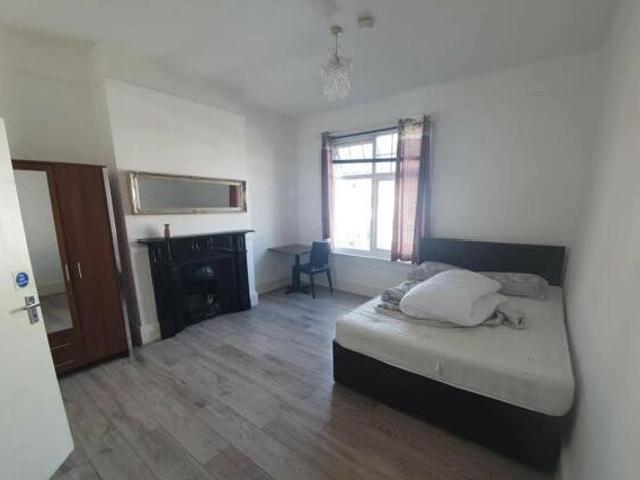House for rent in Red Hill, Surrey