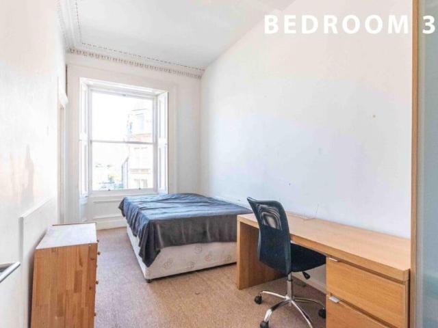 Room for rent in Southside, Scotland