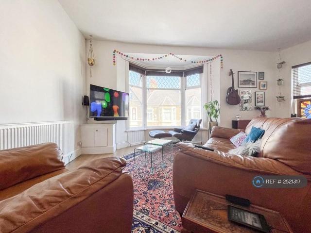 Apartment for rent in Plasnewydd, Falcon Lodge