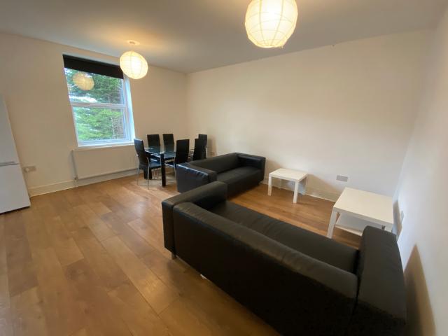 Apartment for rent in Hyde Park, Leeds