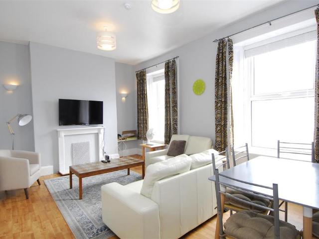 Flat for rent in Greenbank, Mount Wise