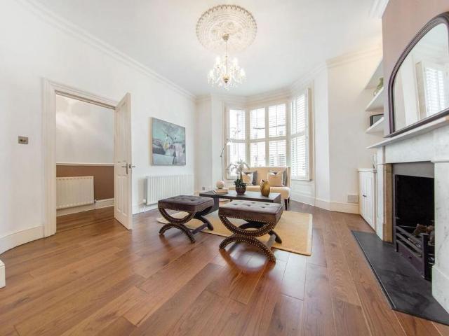Apartment for rent in Clapham Junction, Greater London