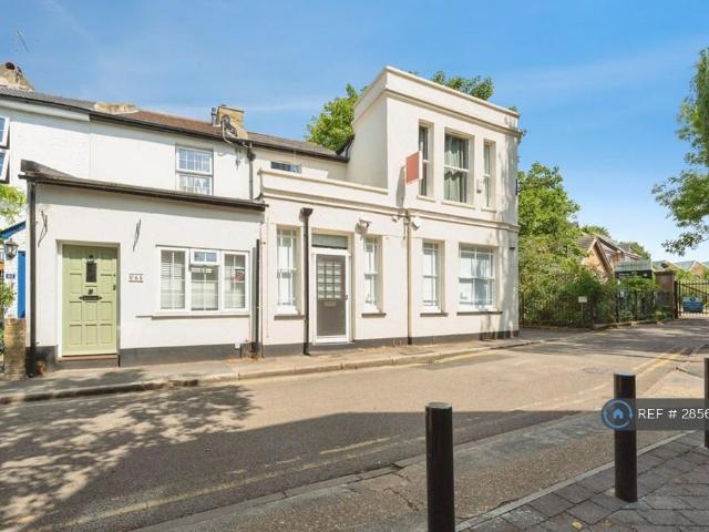 Flat for rent in Norbiton, Greater London