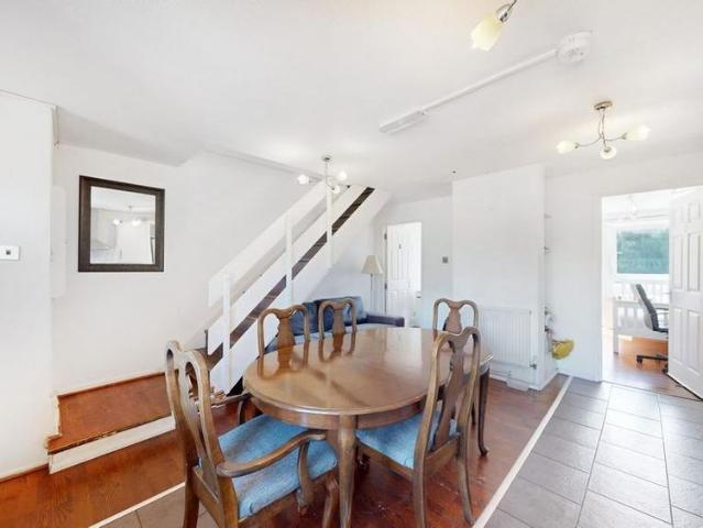 Apartment for rent in Bayonne Estate, Greater London