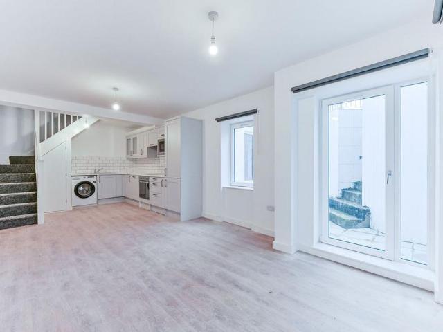 Apartment for rent in London Borough of Croydon, Greater London