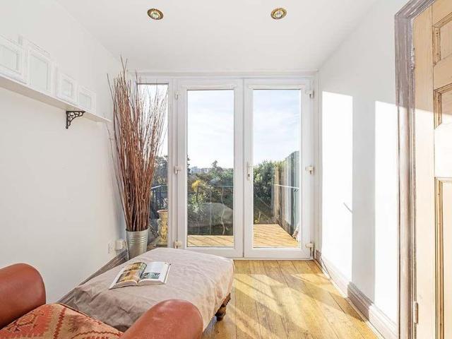 Apartment for rent in Westminster, Victoria