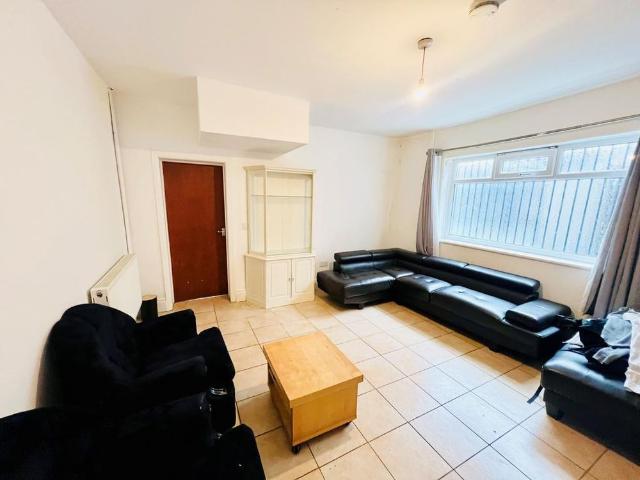 Apartment for rent in Sydenham, Green Close
