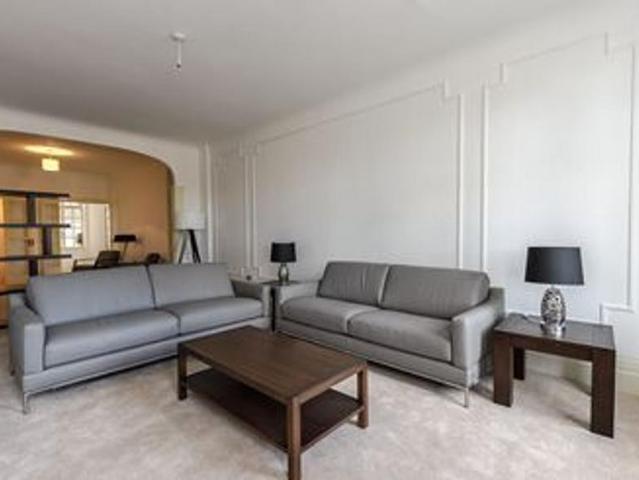 Flat for rent in St. John's Wood, Greater London