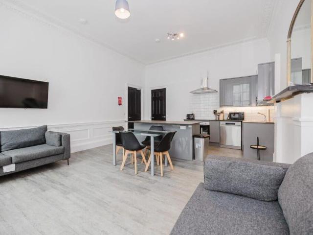Apartment for rent in Haymarket, Scotland