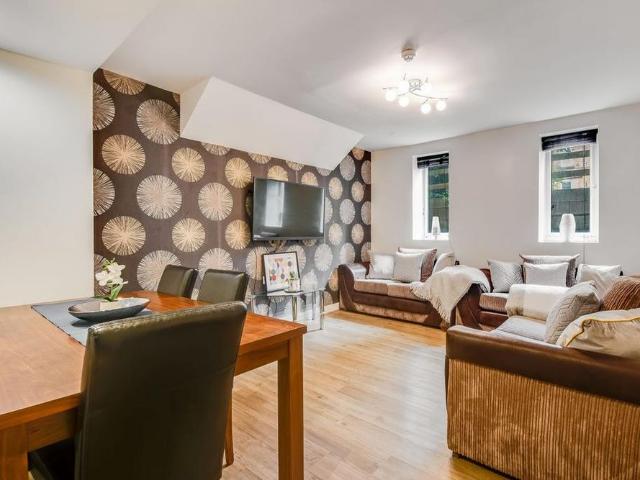 Apartment for rent in Hyde Park, West Yorkshire