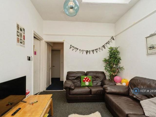 Apartment for rent in Norbiton, Greater London