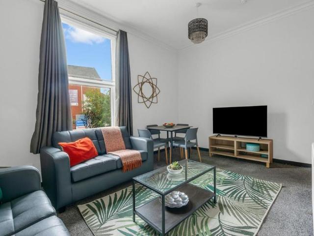 Apartment for rent in Lawnswood, Leeds
