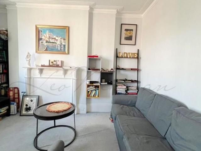 Apartment for rent in Earl's Court, Greater London