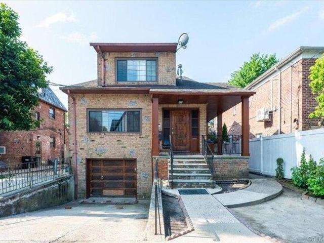 House for sale in Queens, Arverne