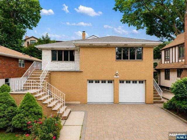 House for sale in Fort Lee, New Jersey
