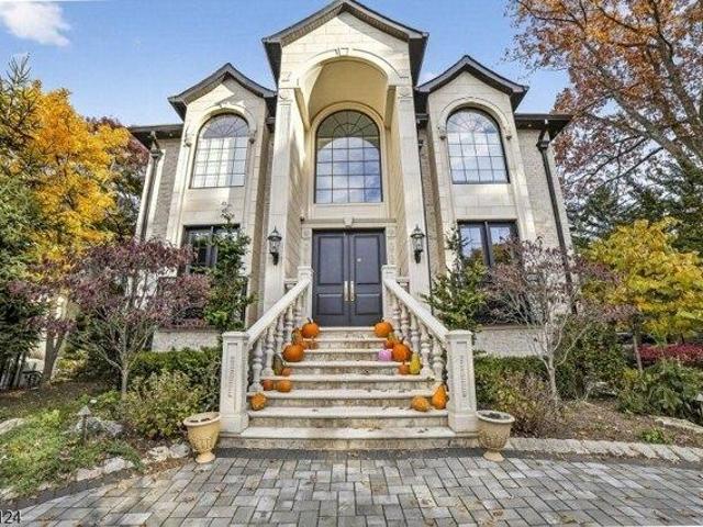 House for sale in Fort Lee, New Jersey