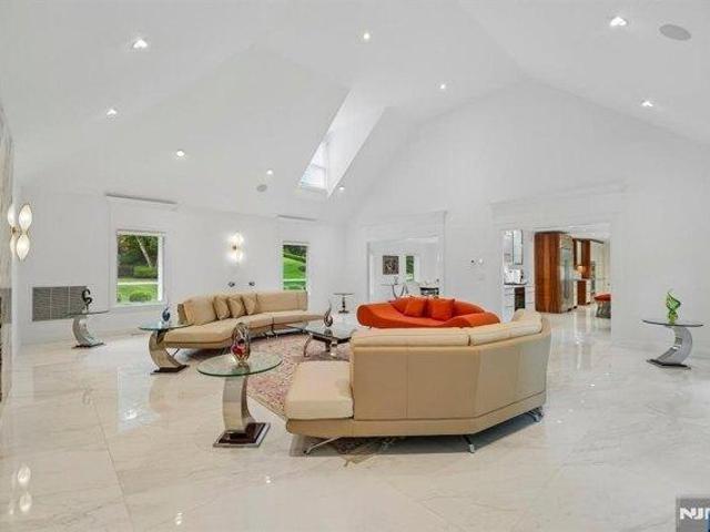 House for sale in Franklin Lakes, New Jersey
