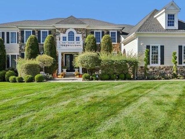 House for sale in Franklin Lakes, New Jersey