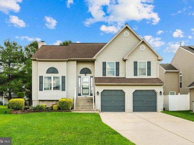 House for sale in Pine Hollow at Hidden Creek, Glassboro