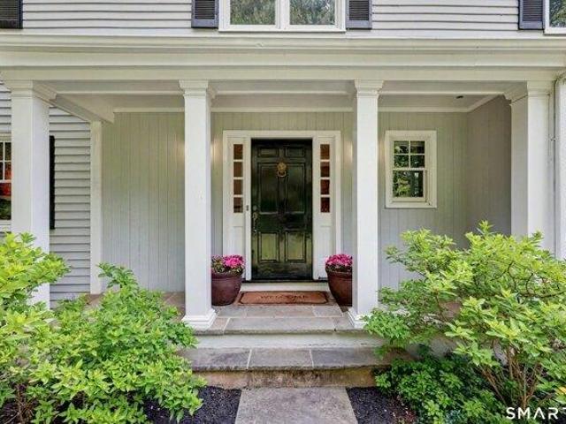 House for sale in Pine Hill, Greenwich