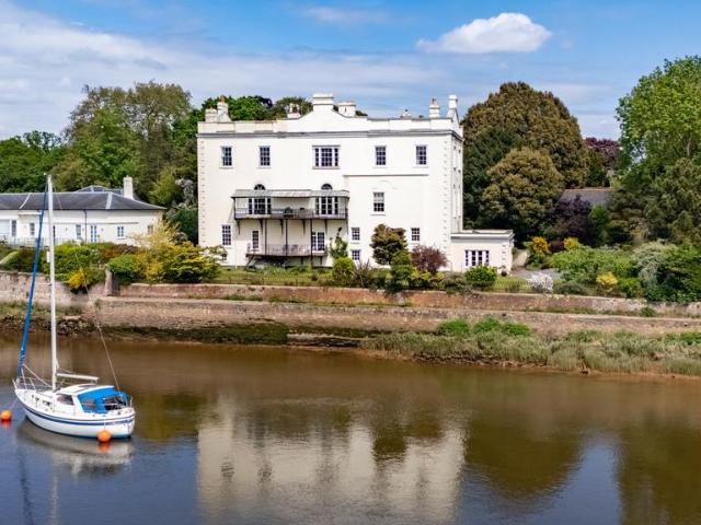 Flat for sale in Watergate, Devon