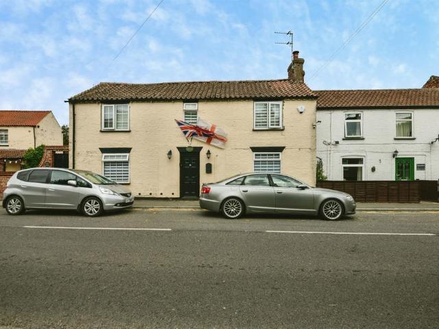 Flat for sale in Belleau, Lincolnshire