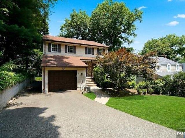 House for sale in Hackensack, New Jersey