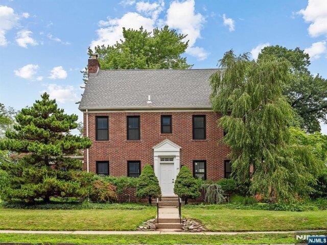 House for sale in Hackensack, New Jersey