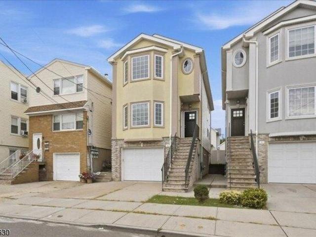 House for sale in Harrison, Hudson County