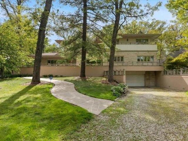 House for sale in Highland Park, Illinois